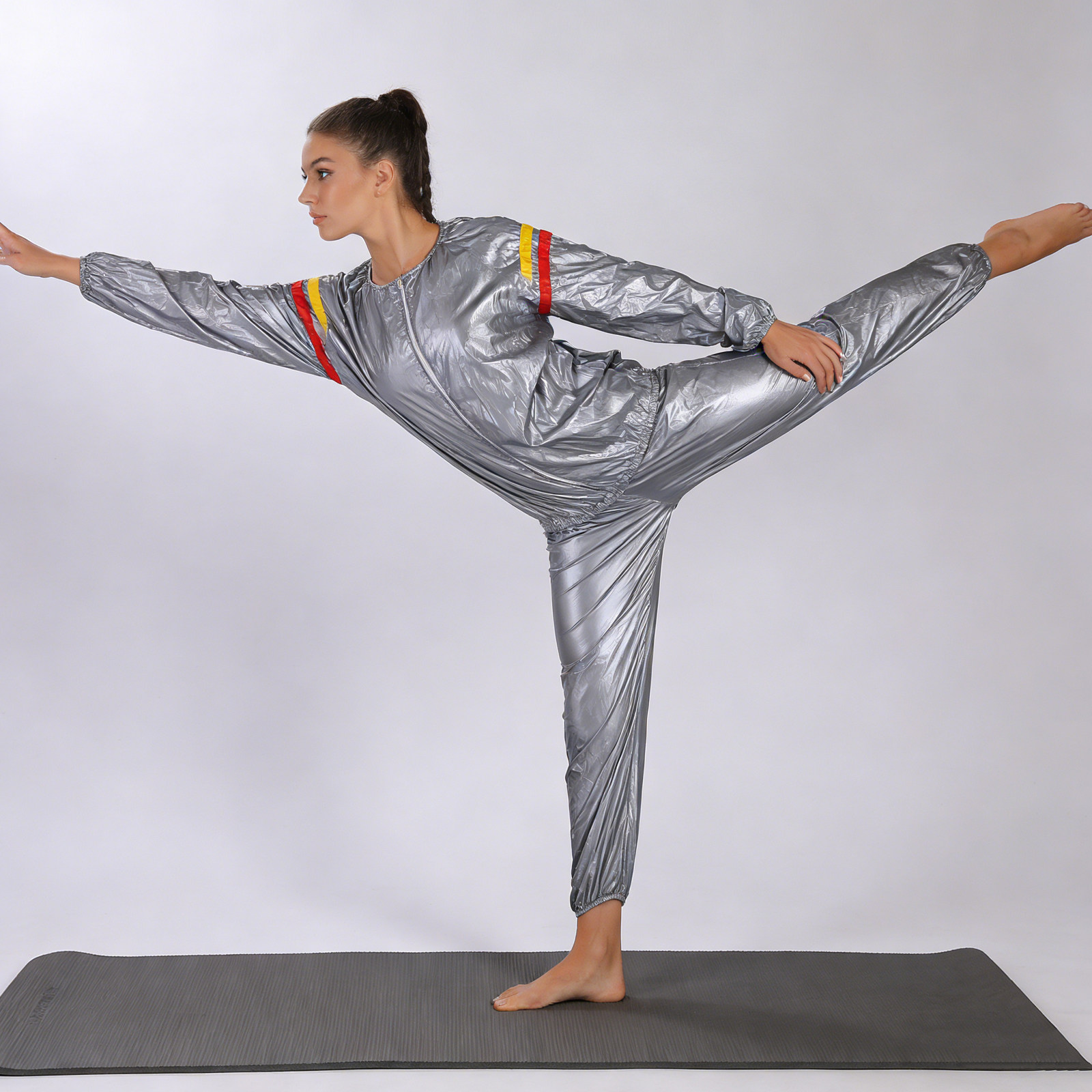 طقم بدلة رياضية نسائية كاملة ل - مراجعة Home Gym Set وسعره